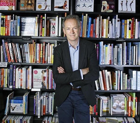 Ο James Daunt, τα βιβλιοπωλεία και το στοίχημα της ουσιαστικής ανάπτυξης.